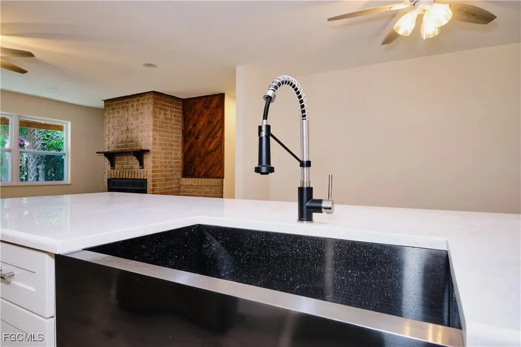 221 18th Avenue NW Naples FL 34120