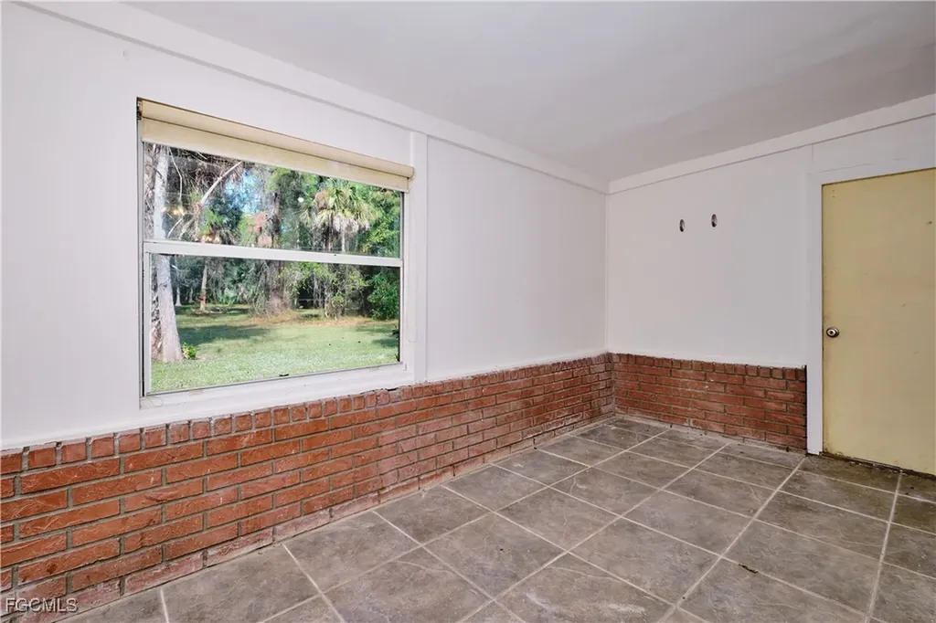 221 18th Avenue NW Naples FL 34120