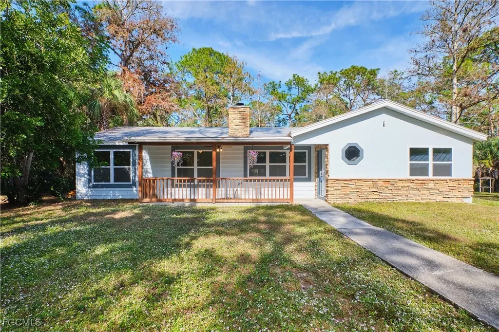 221 18th Avenue NW Naples FL 34120