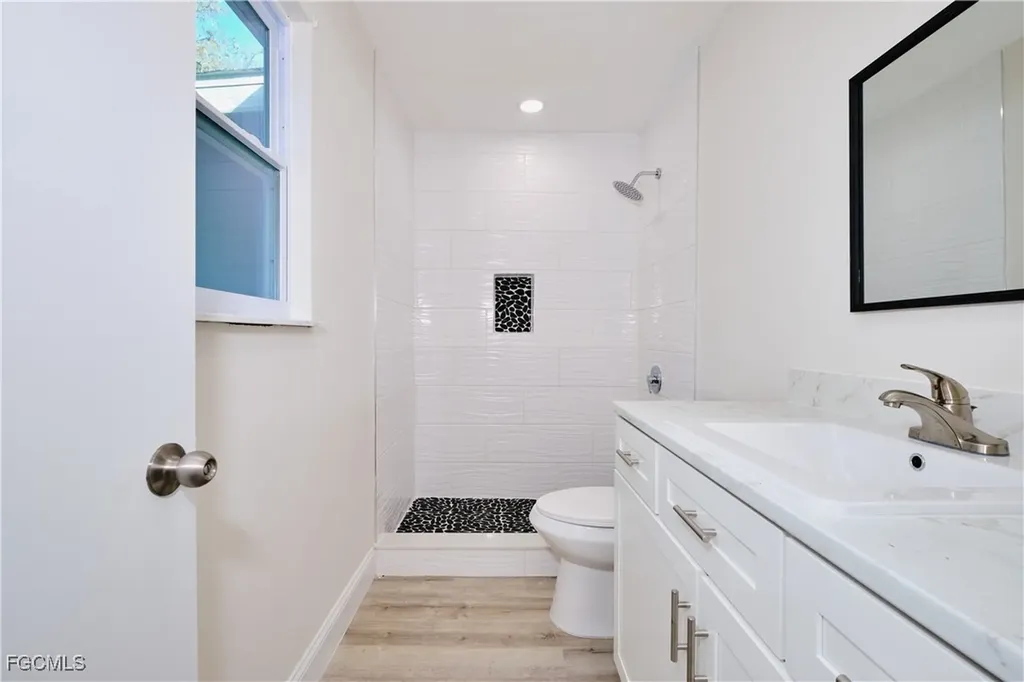 221 18th Avenue NW Naples FL 34120