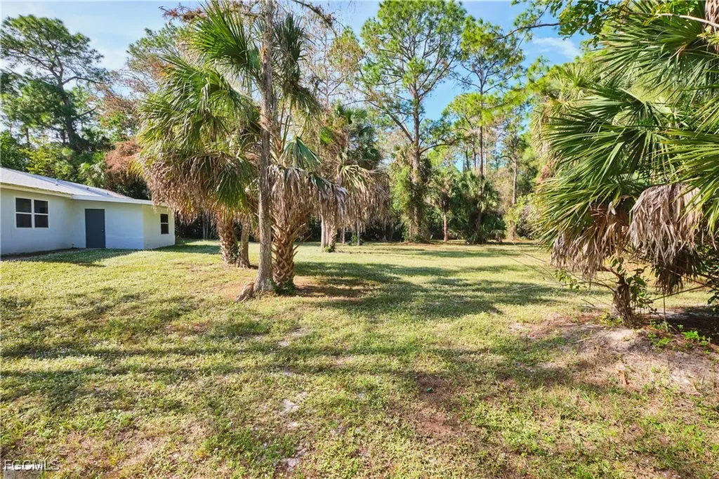 221 18th Avenue NW Naples FL 34120