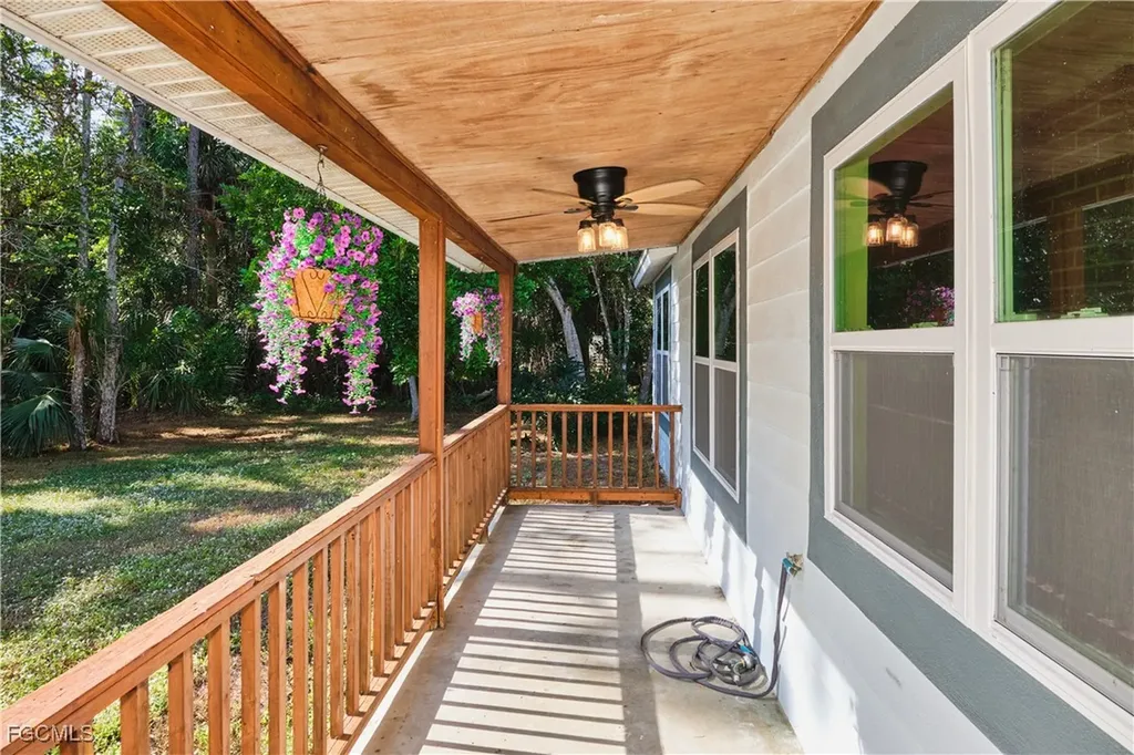 221 18th Avenue NW Naples FL 34120