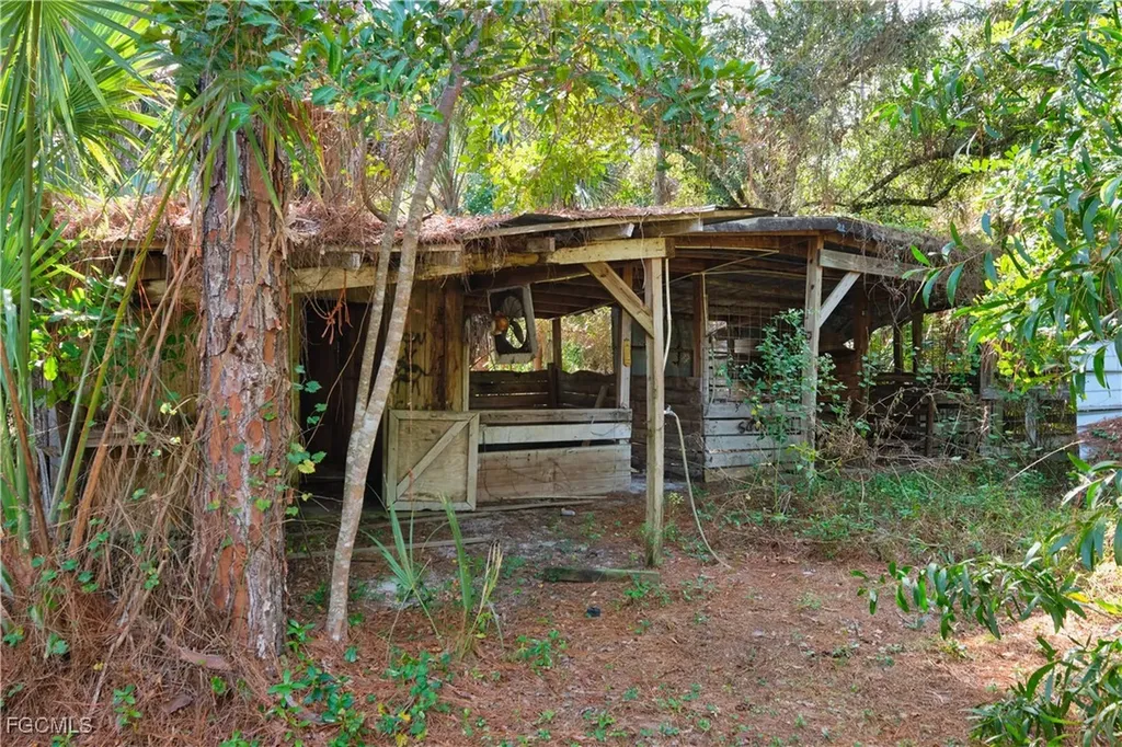 221 18th Avenue NW Naples FL 34120