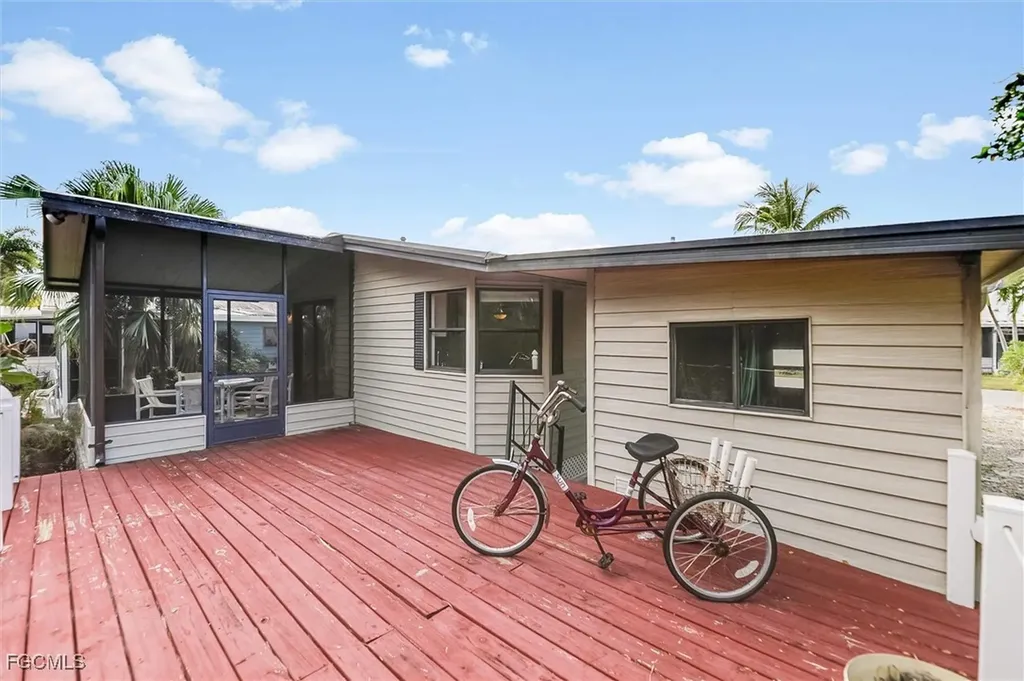 7076 Drum Drive St. James City FL 33956