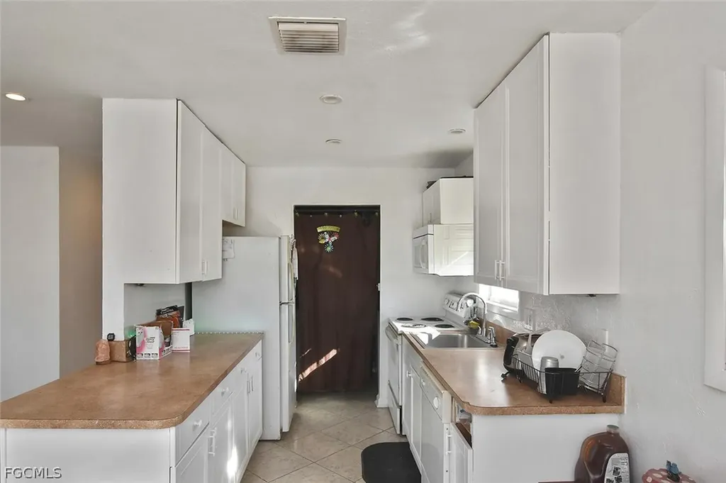 3204 41st Street SW Lehigh Acres FL 33976