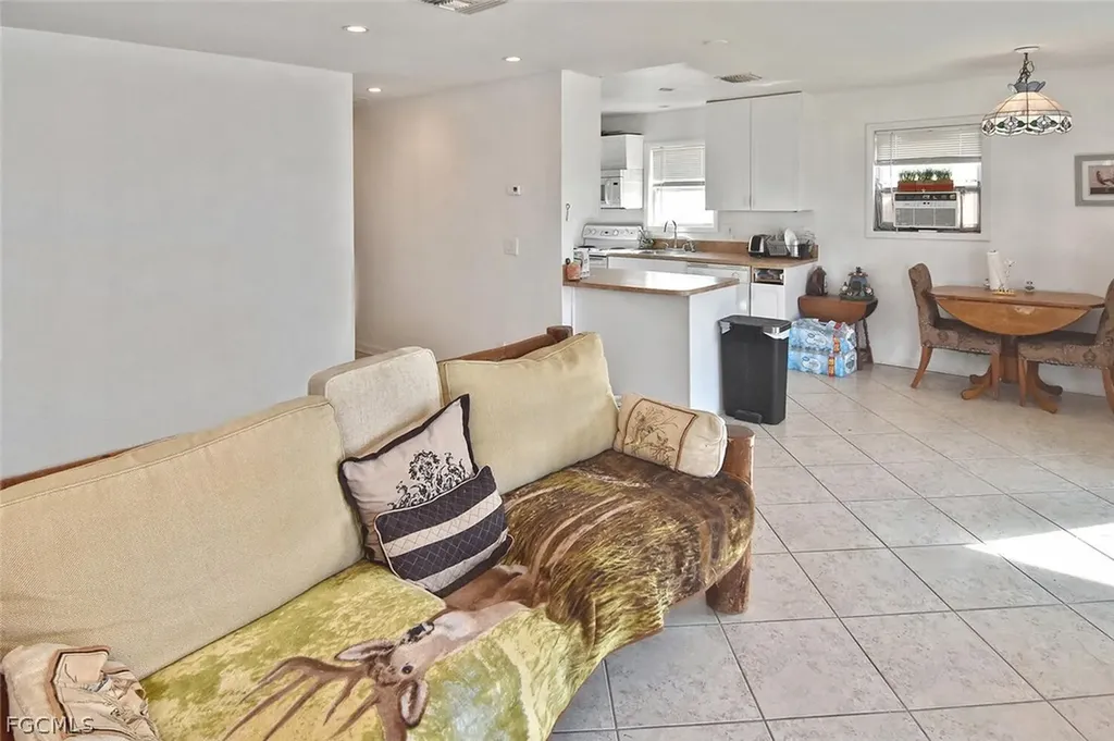 3204 41st Street SW Lehigh Acres FL 33976