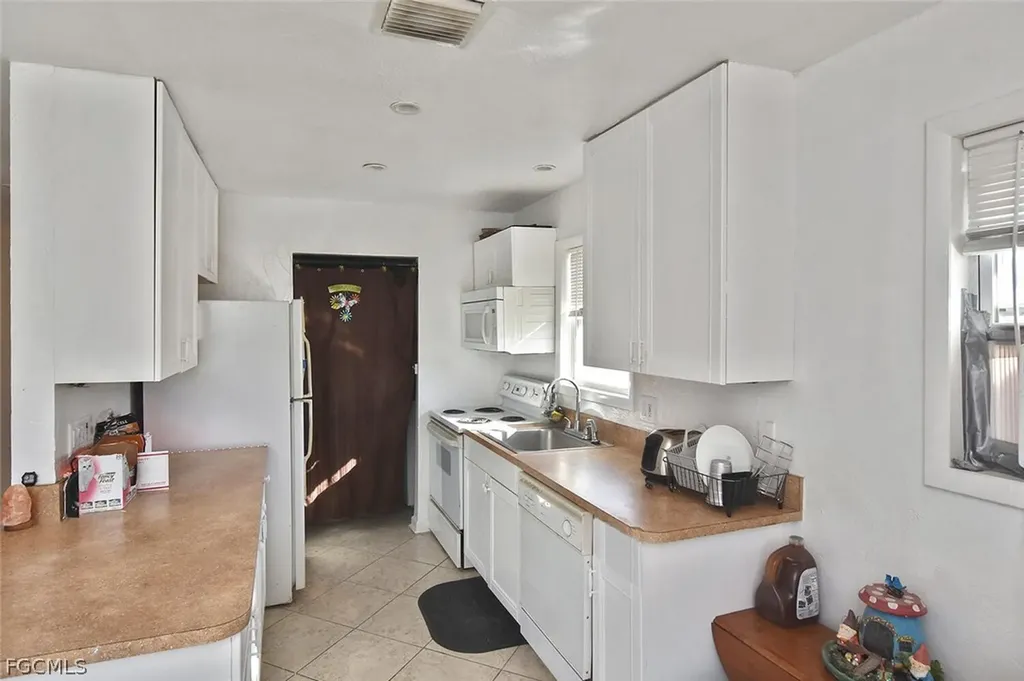 3204 41st Street SW Lehigh Acres FL 33976