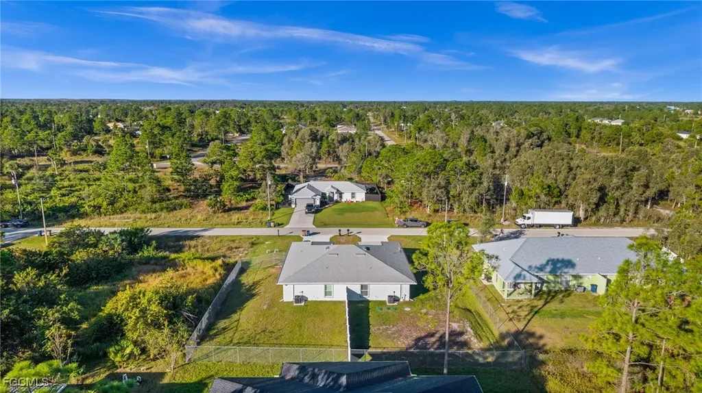915-917 Graystone Avenue Lehigh Acres FL 33974