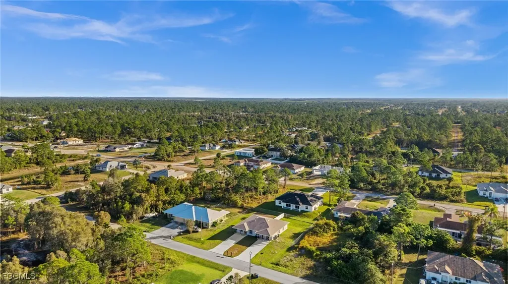 915-917 Graystone Avenue Lehigh Acres FL 33974