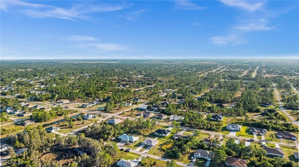 915-917 Graystone Avenue Lehigh Acres FL 33974
