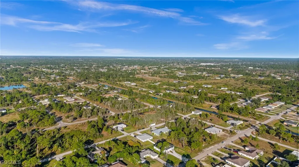 915-917 Graystone Avenue Lehigh Acres FL 33974