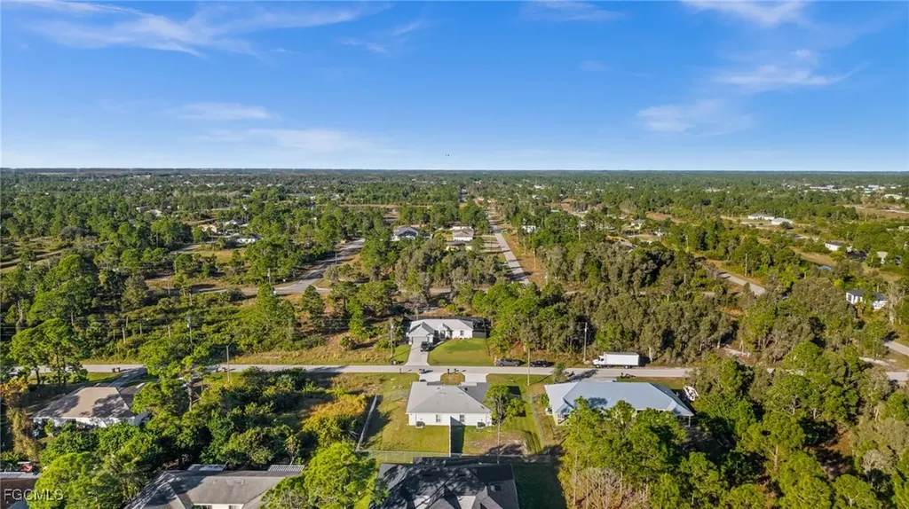 915-917 Graystone Avenue Lehigh Acres FL 33974