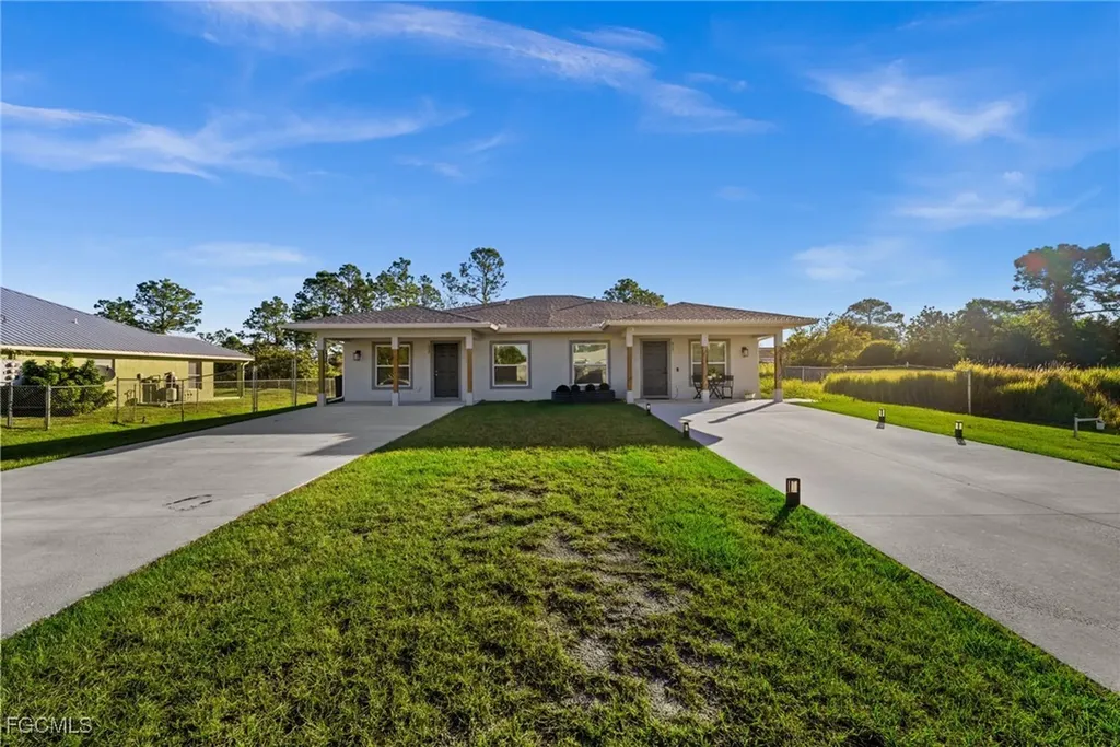 915-917 Graystone Avenue Lehigh Acres FL 33974