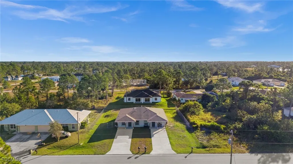 915-917 Graystone Avenue Lehigh Acres FL 33974
