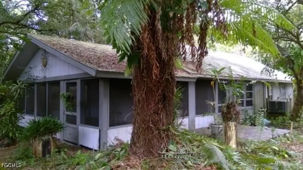 10511 Orange River Boulevard Fort Myers FL 33905