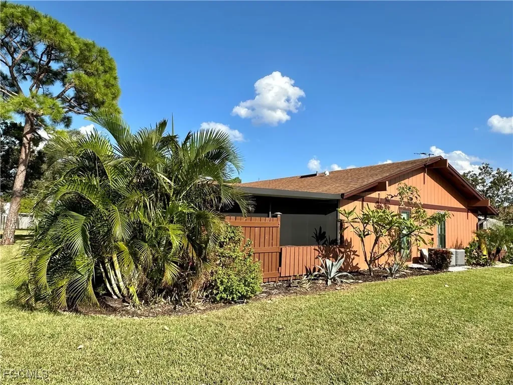 15427 Crystal Lake Drive North Fort Myers FL 33917
