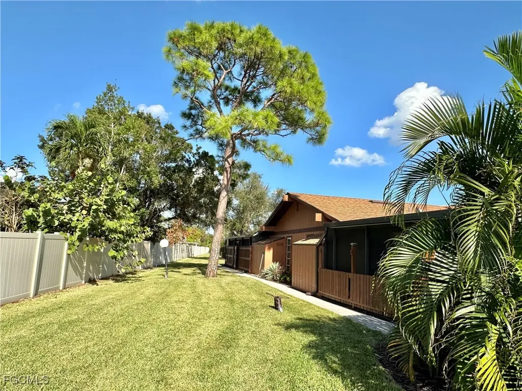 15427 Crystal Lake Drive North Fort Myers FL 33917