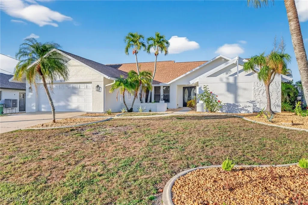 1221 SW 51st Terrace Cape Coral FL 33914