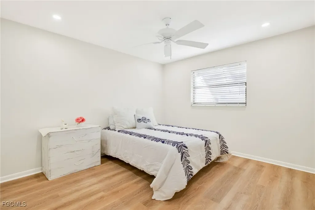 1221 SW 51st Terrace Cape Coral FL 33914