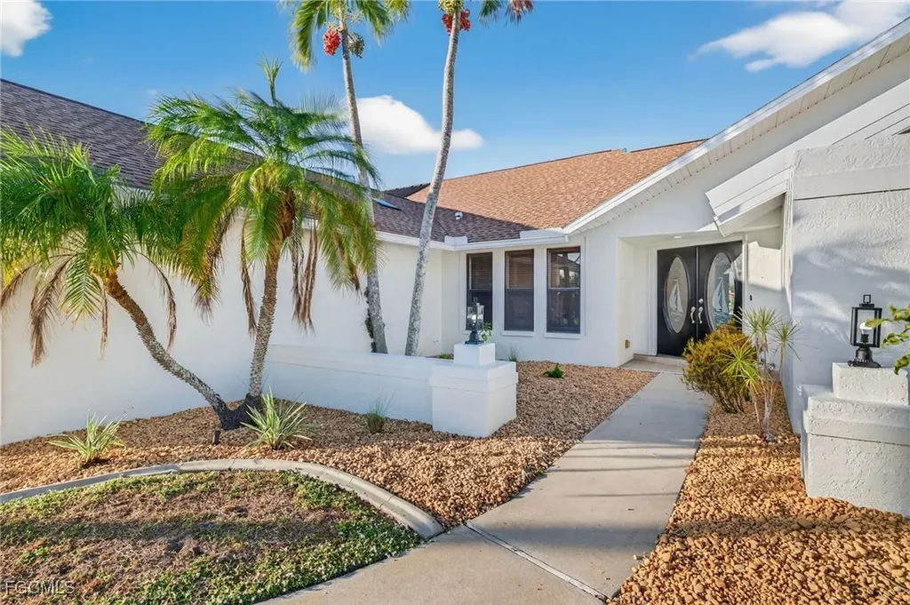 1221 SW 51st Terrace Cape Coral FL 33914