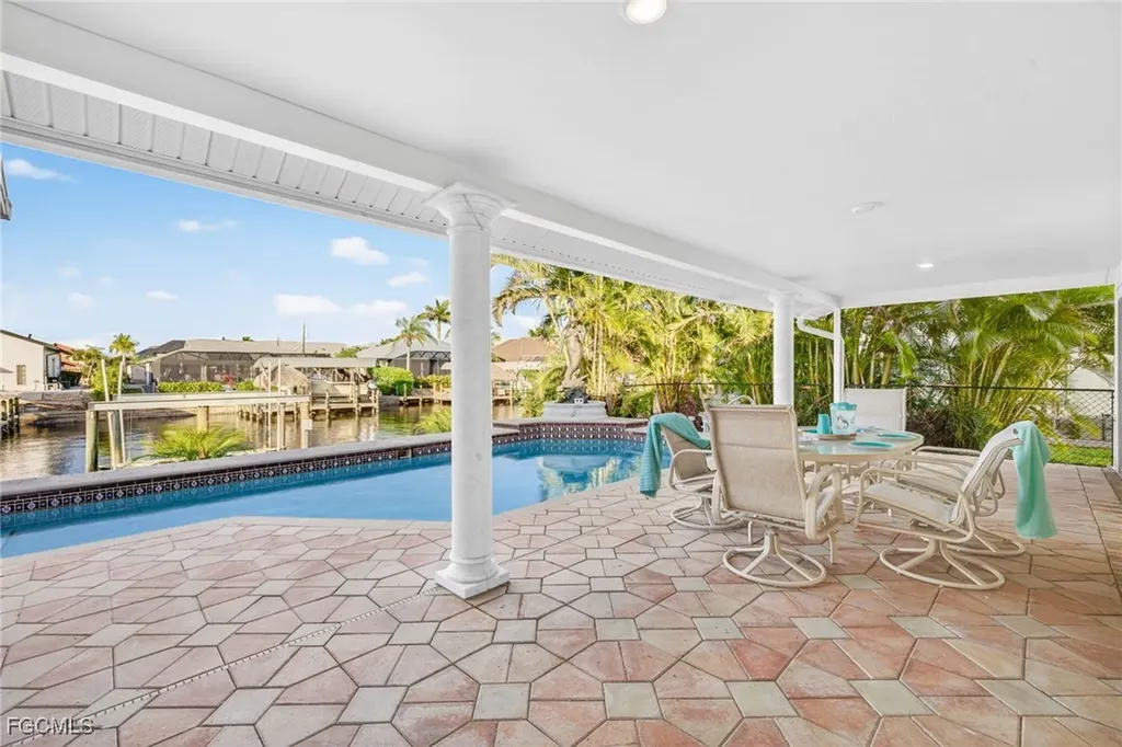 1221 SW 51st Terrace Cape Coral FL 33914