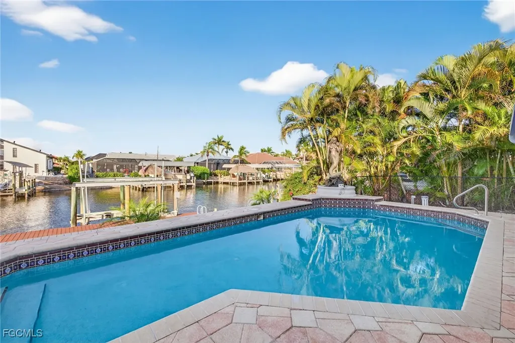 1221 SW 51st Terrace Cape Coral FL 33914