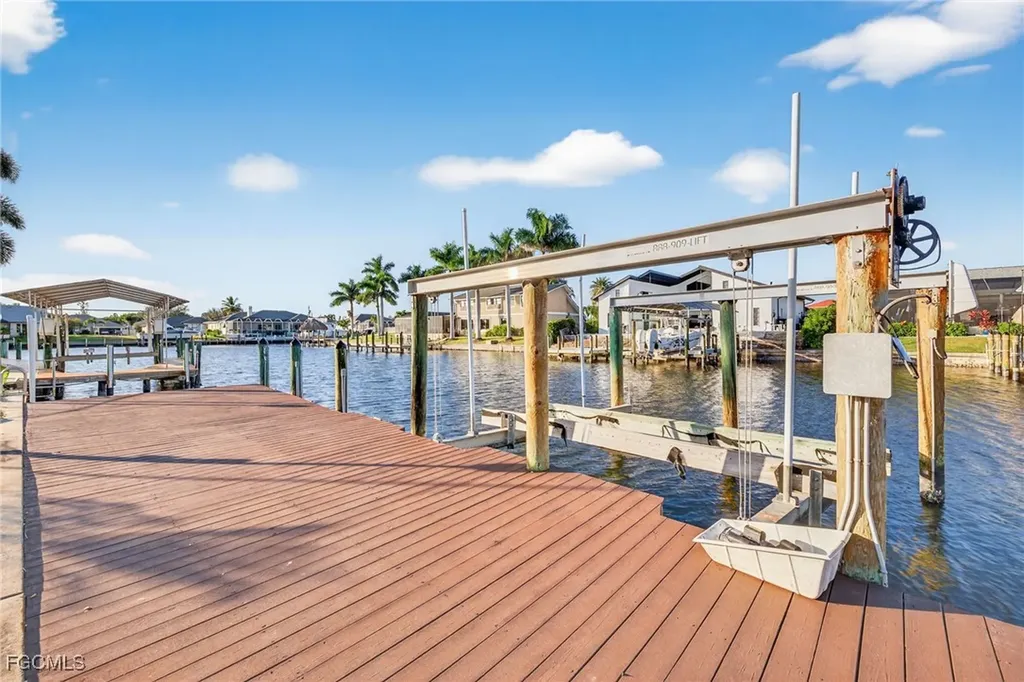 1221 SW 51st Terrace Cape Coral FL 33914