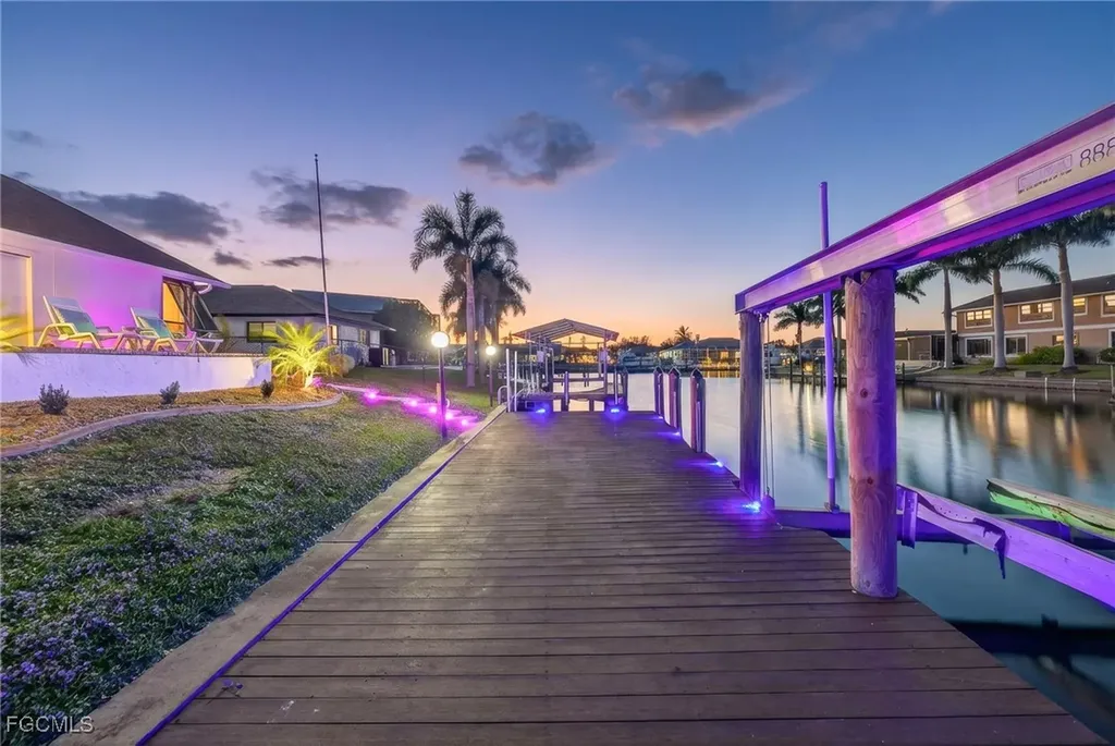 1221 SW 51st Terrace Cape Coral FL 33914