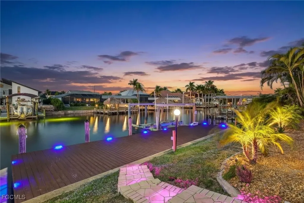 1221 SW 51st Terrace Cape Coral FL 33914