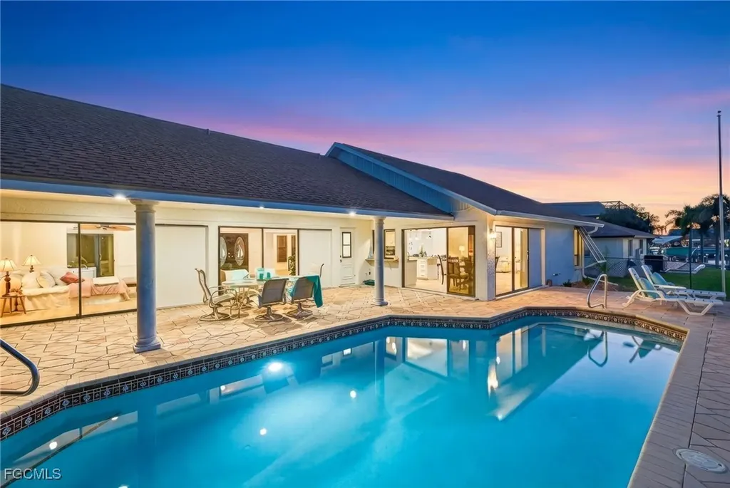 1221 SW 51st Terrace Cape Coral FL 33914