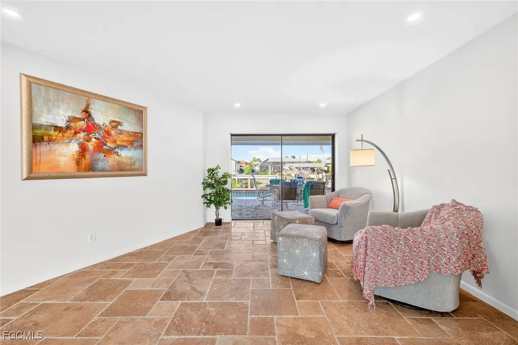 1221 SW 51st Terrace Cape Coral FL 33914