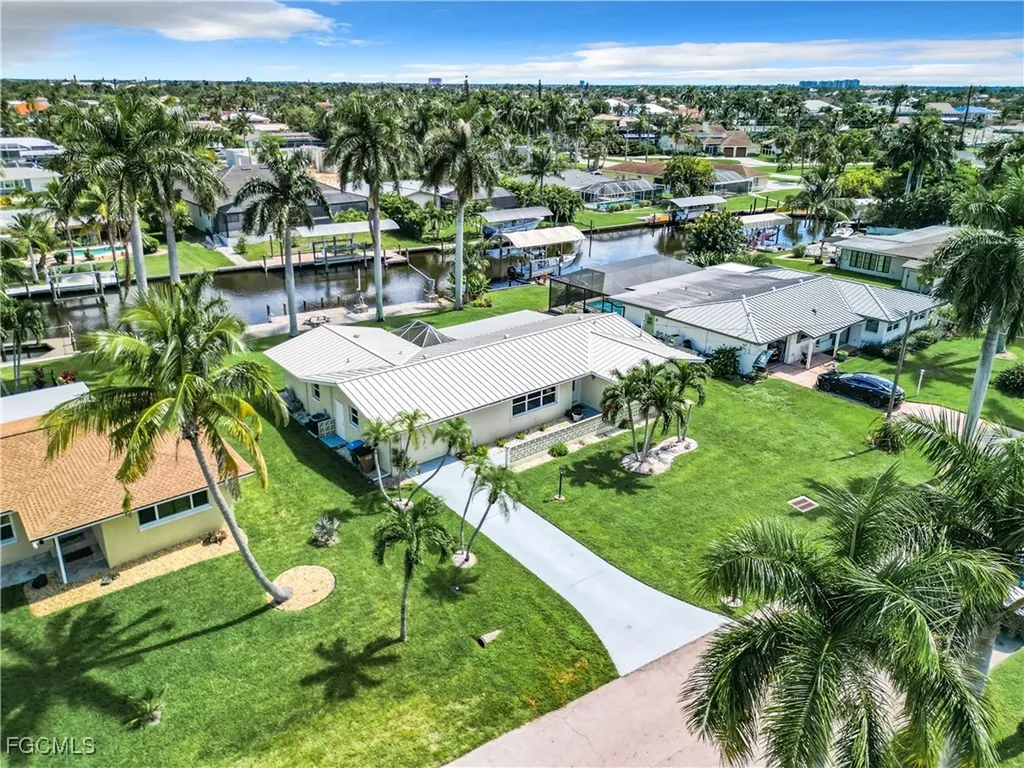 5249 Sunset Court Cape Coral FL 33904