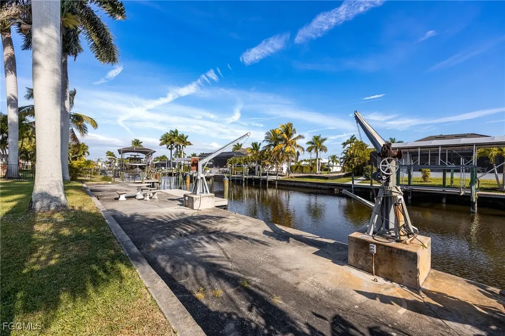 5249 Sunset Court Cape Coral FL 33904
