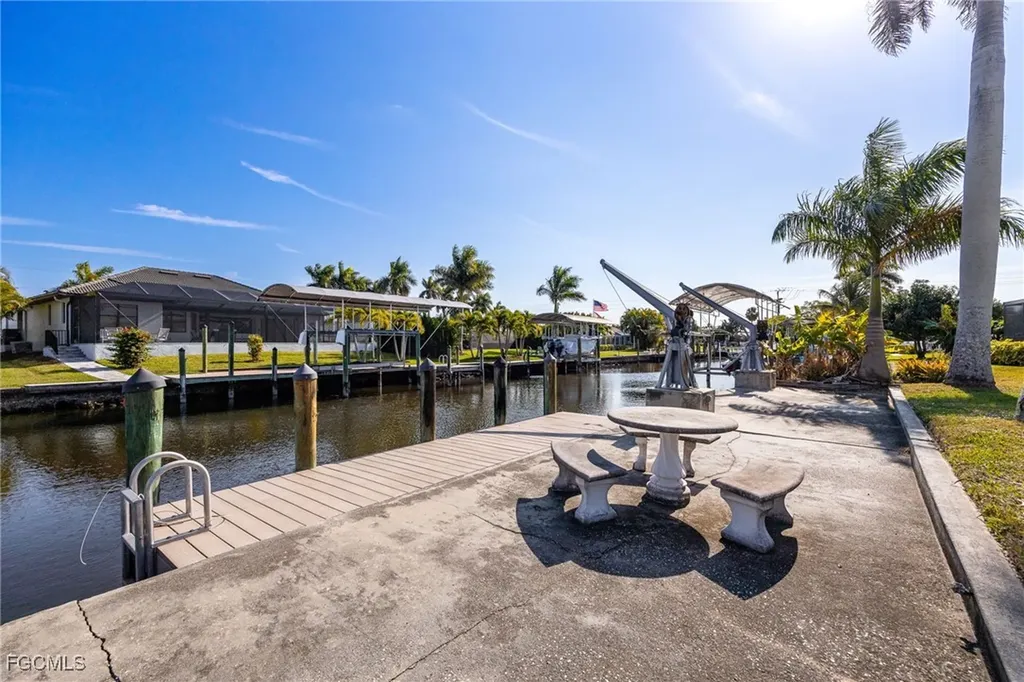 5249 Sunset Court Cape Coral FL 33904