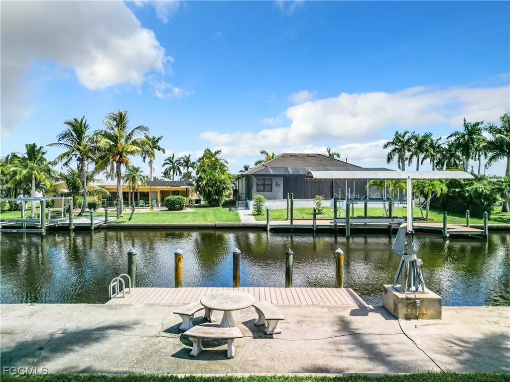 5249 Sunset Court Cape Coral FL 33904