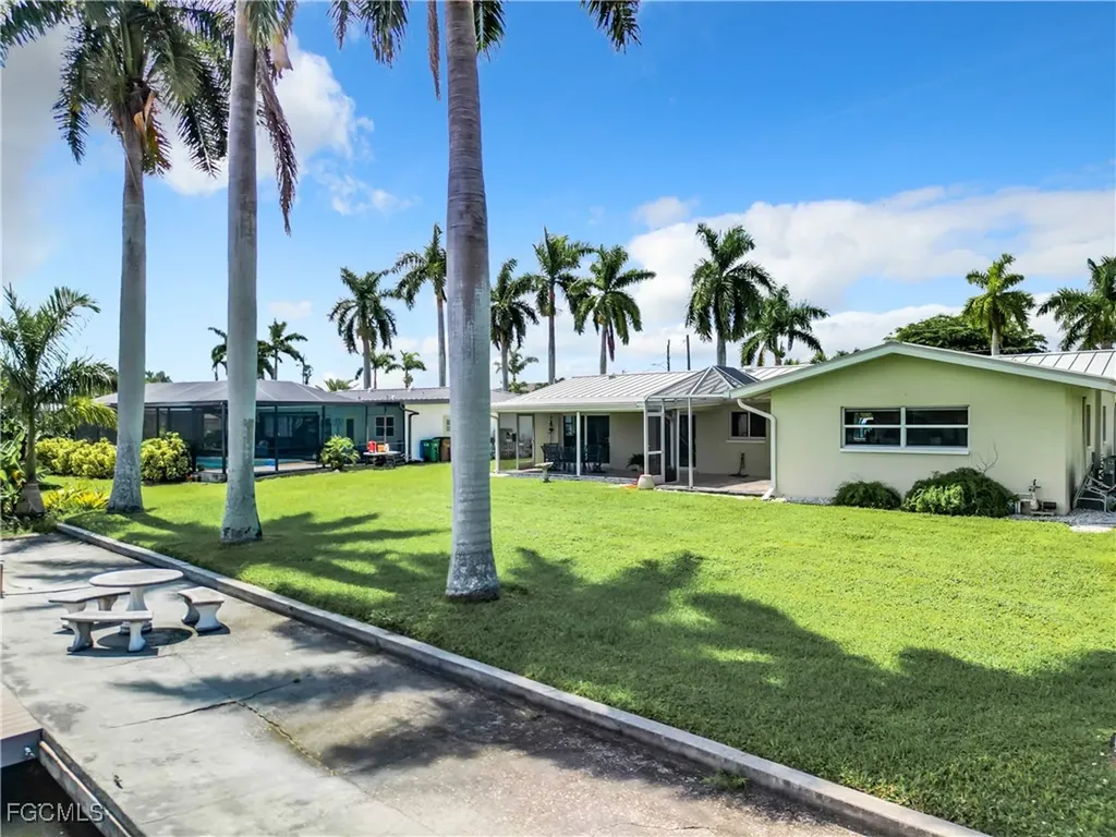 5249 Sunset Court Cape Coral FL 33904