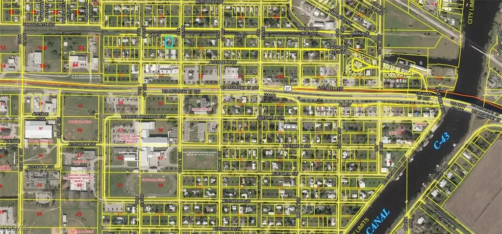628 Railroad Avenue NW Moore Haven FL 33471