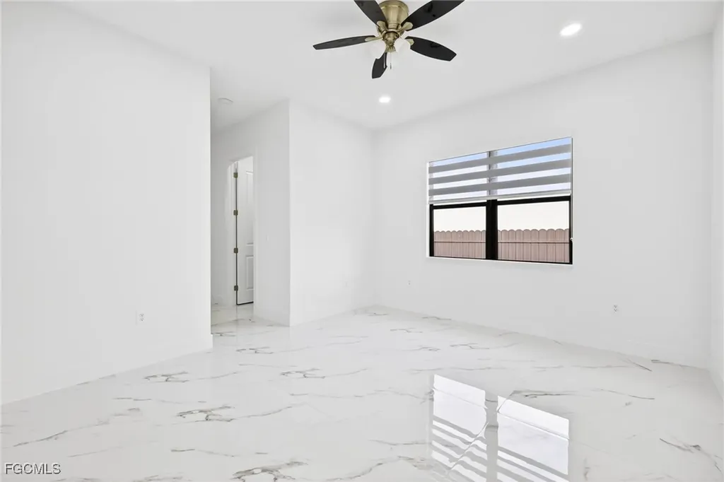 27 SW 8th Place Cape Coral FL 33991