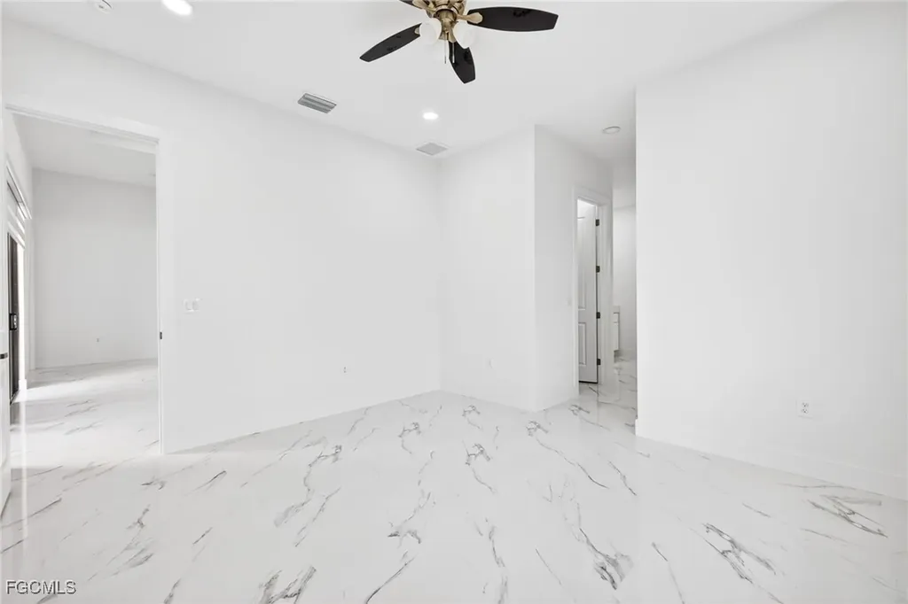 27 SW 8th Place Cape Coral FL 33991