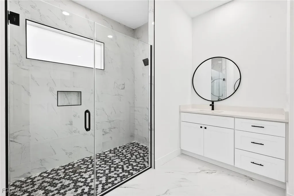 27 SW 8th Place Cape Coral FL 33991