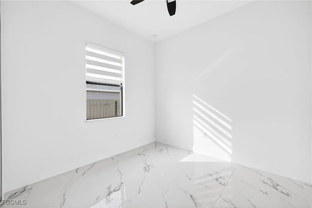 27 SW 8th Place Cape Coral FL 33991