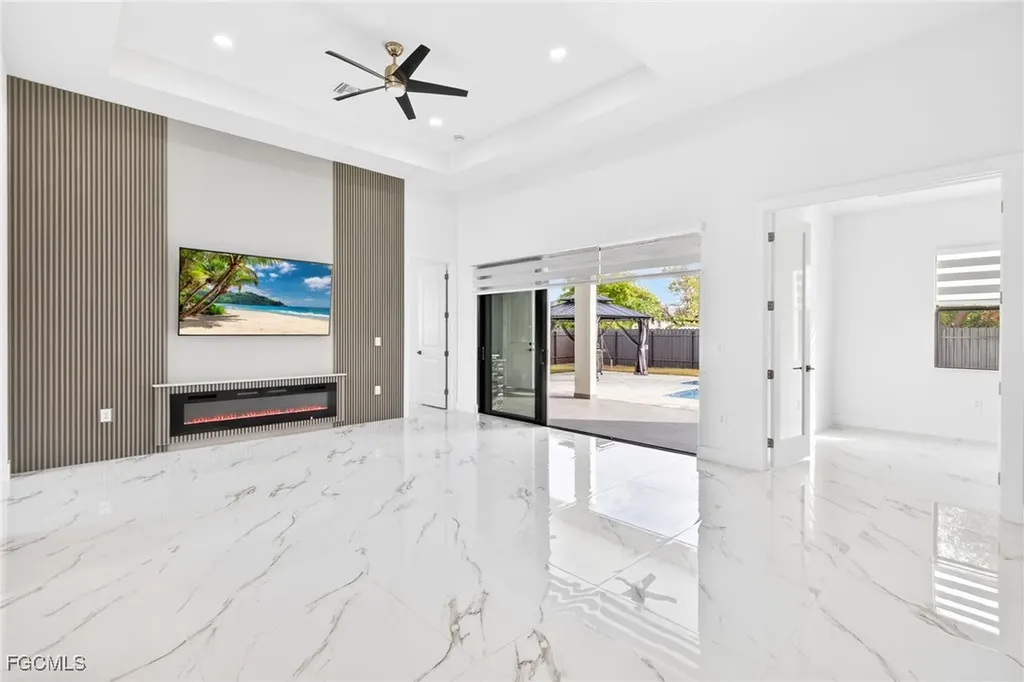 27 SW 8th Place Cape Coral FL 33991