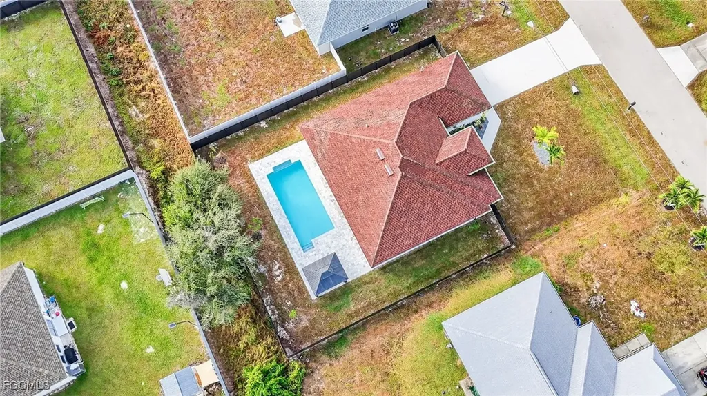 27 SW 8th Place Cape Coral FL 33991