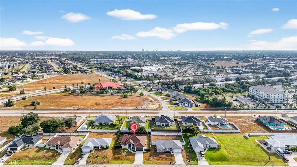 27 SW 8th Place Cape Coral FL 33991