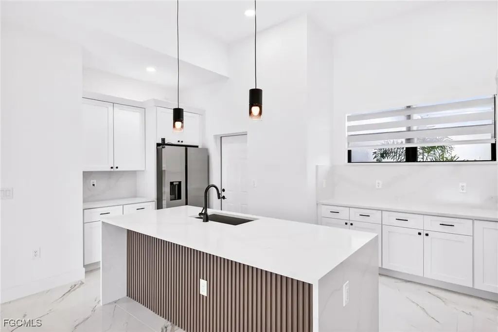 27 SW 8th Place Cape Coral FL 33991