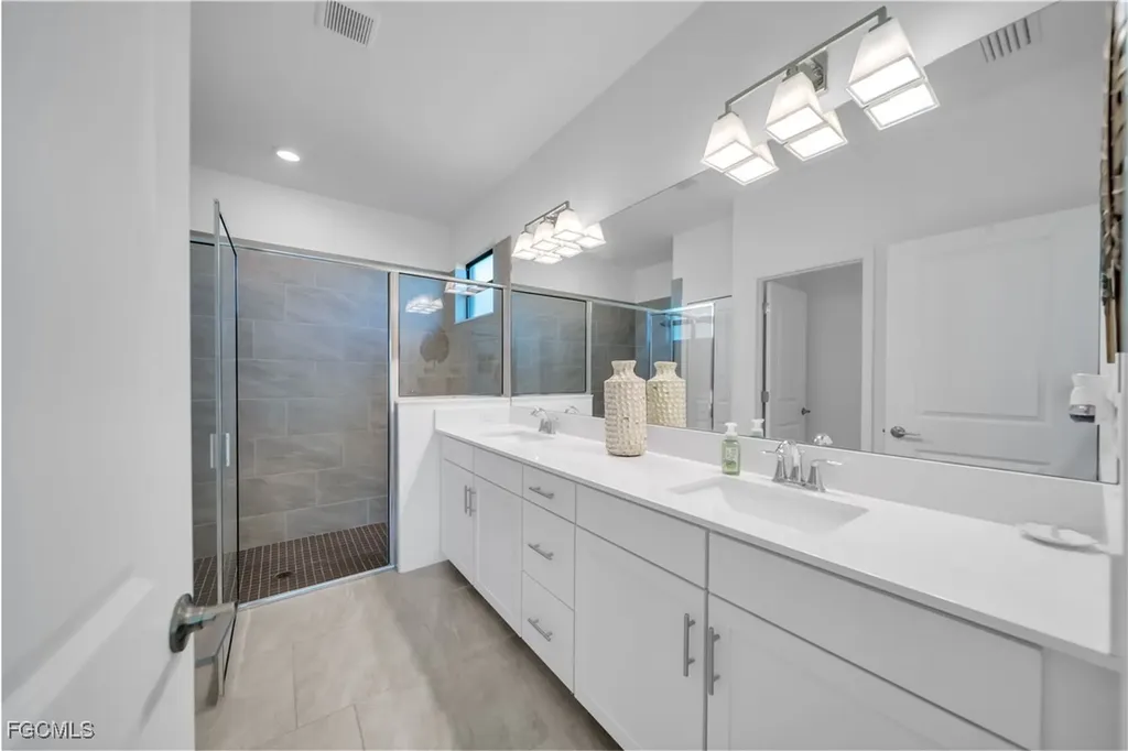 20023 Hartford Estero FL 33928