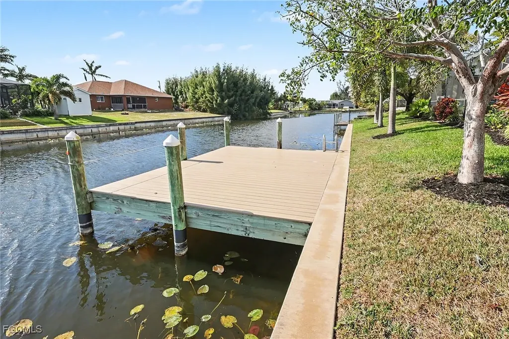 1426 SW 12th Terrace Cape Coral FL 33991