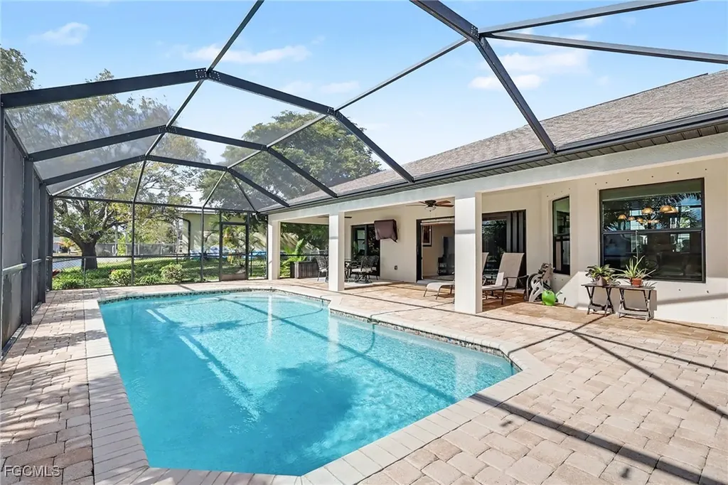 1426 SW 12th Terrace Cape Coral FL 33991