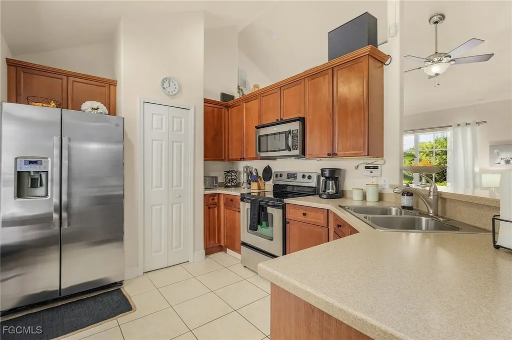 327 SW 26th Terrace Cape Coral FL 33914