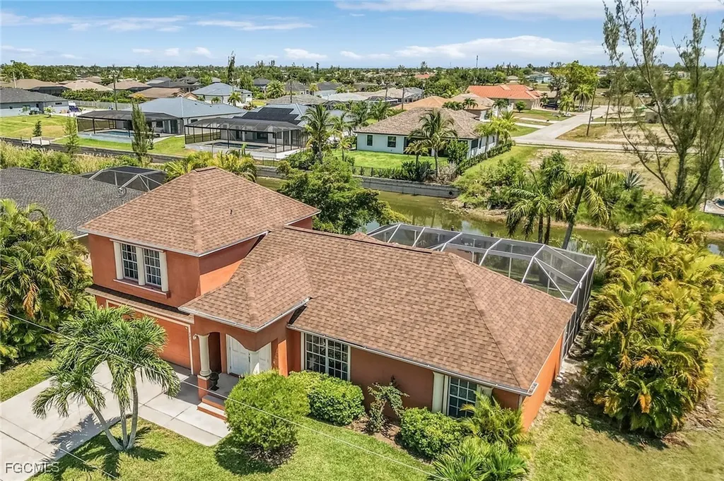 327 SW 26th Terrace Cape Coral FL 33914